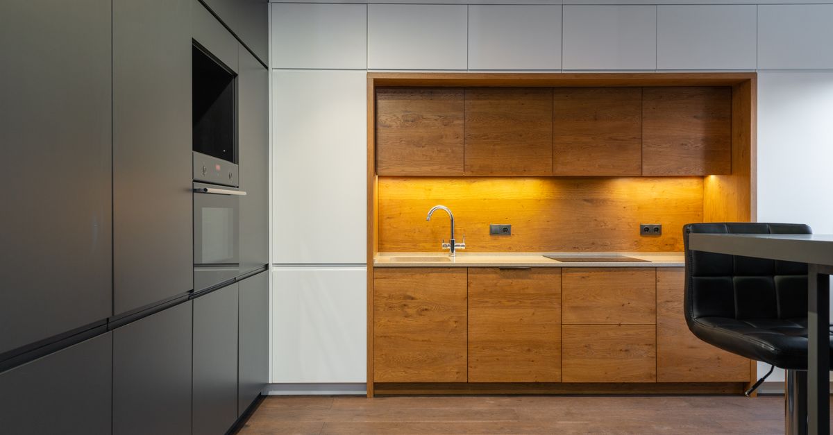 Choosing the Right Finish for Your Cabinet Refurbishment Project